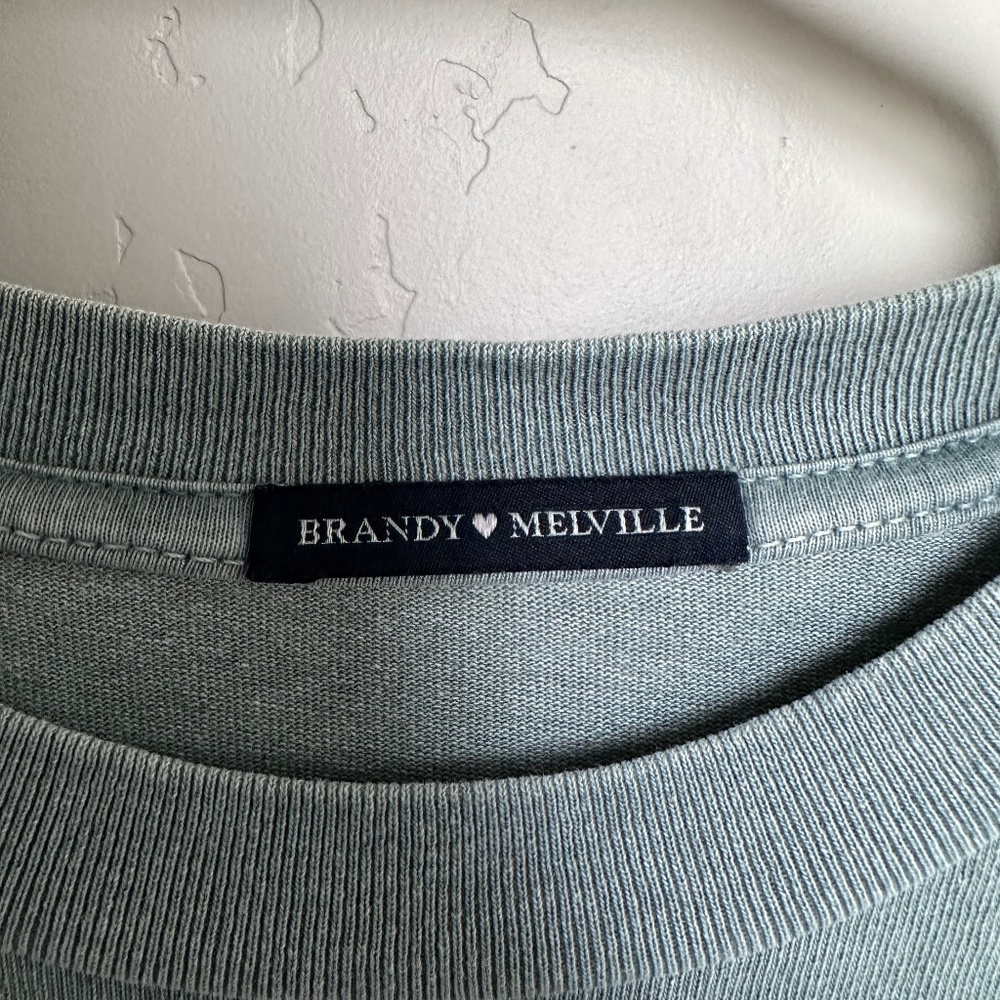 Brandy Melville Maine Crew Neck Sweatshirt/Sweater